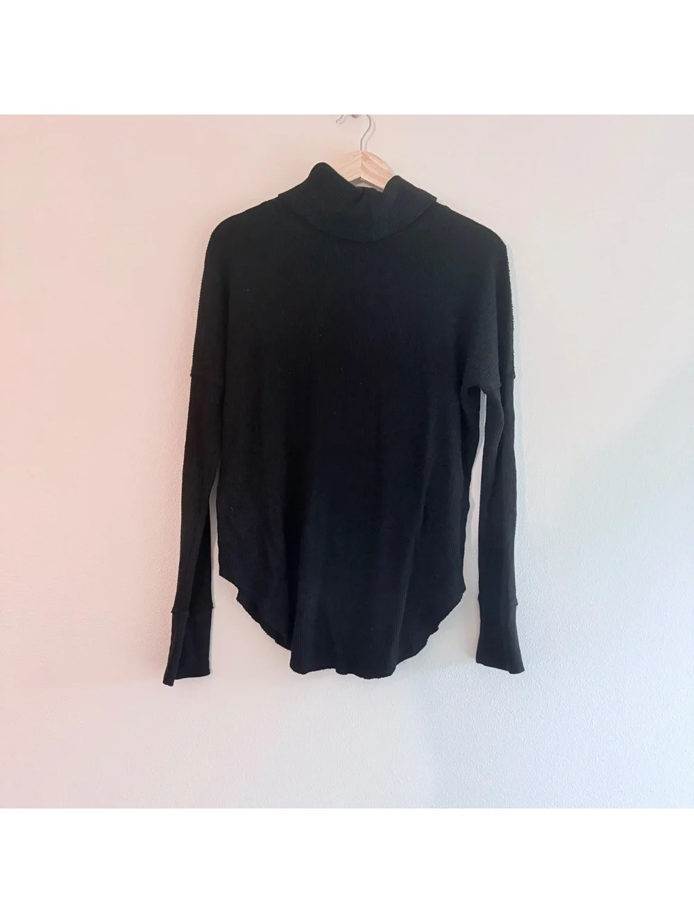 Aritzia TNA Waffle Knit Thermal Cowl Turtleneck Longsleeve Top in Black